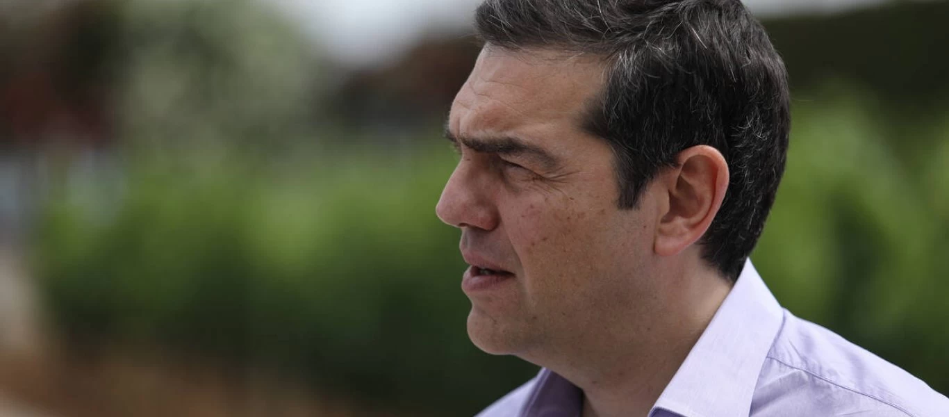 Το τραγούδι του Α.Τσίπρα για τις Πανελλαδικές - «Ότι και να γίνει κανείς δεν θα σας στερήσει τη ζωή που θέλετε» (βίντεο)